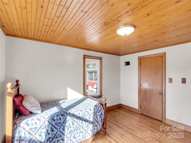 1254 Pisgah Drive, Canton, NC 28716