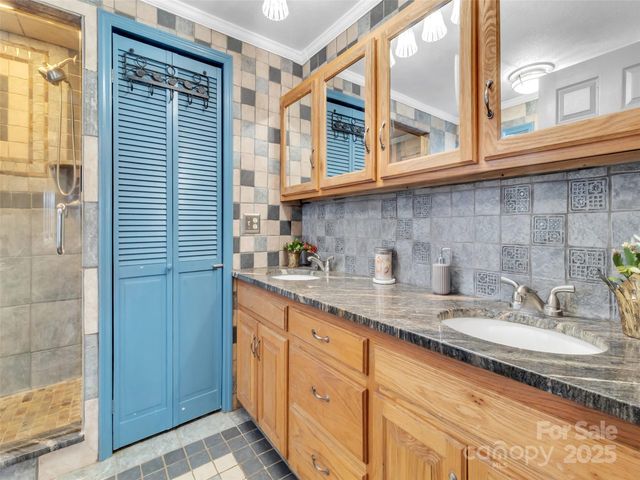 1254 Pisgah Drive, Canton, NC 28716