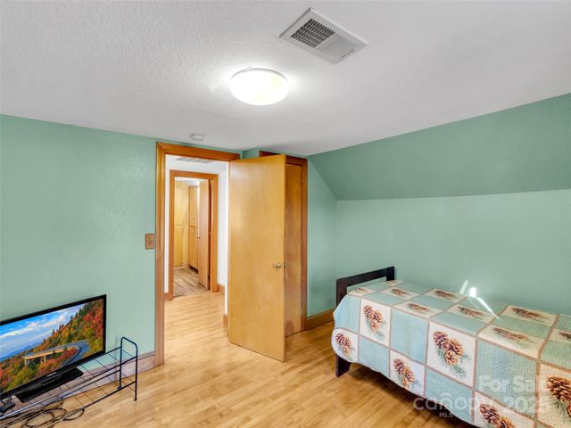 1254 Pisgah Drive, Canton, NC 28716