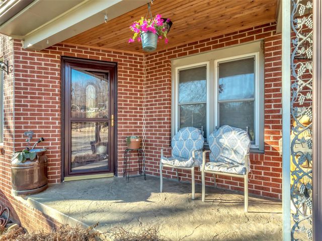 1254 Pisgah Drive, Canton, NC 28716