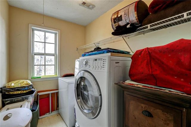 3025 Ridge Oak Drive, Suwanee, GA 30024