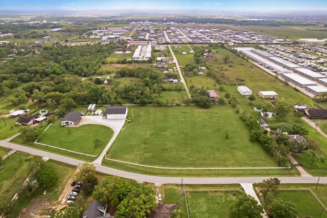 17810 County Road 125, Pearland, TX 77581