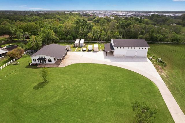 17810 County Road 125, Pearland, TX 77581