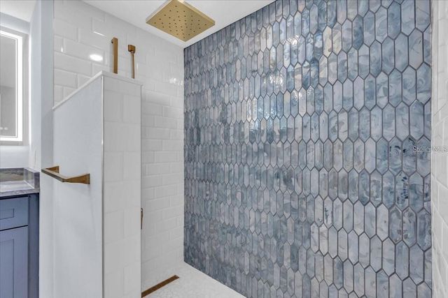 1211 GULF OF MEXICO DRIVE 403, Longboat Key, FL 34228