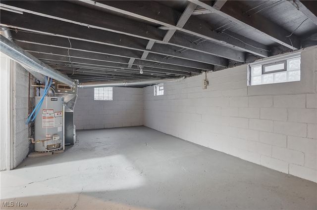 265 Charles Avenue NE, Warren, OH 44483