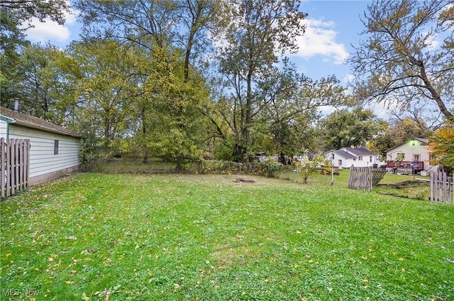 265 Charles Avenue NE, Warren, OH 44483