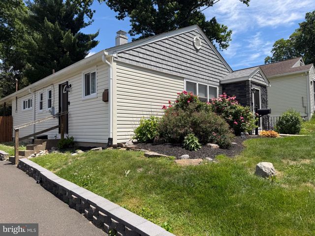 2131 CURTIS AVE, Abington, PA 19001