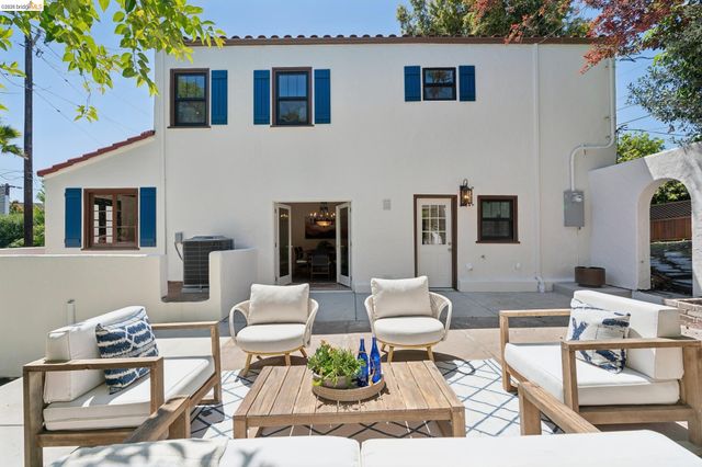 6000 Rockridge Blvd, Oakland, CA 94618