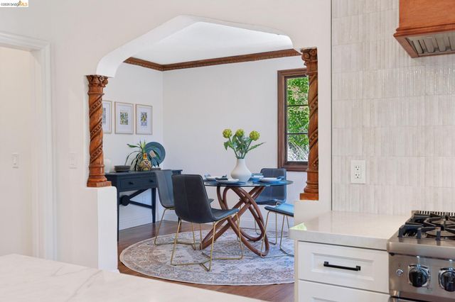 6000 Rockridge Blvd, Oakland, CA 94618