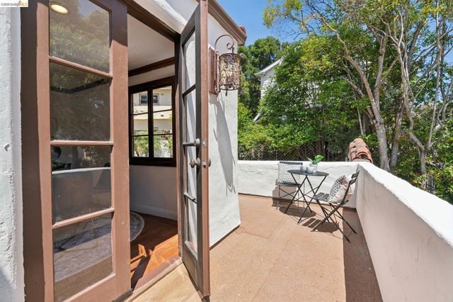 6000 Rockridge Blvd, Oakland, CA 94618