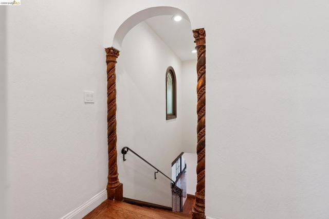 6000 Rockridge Blvd, Oakland, CA 94618