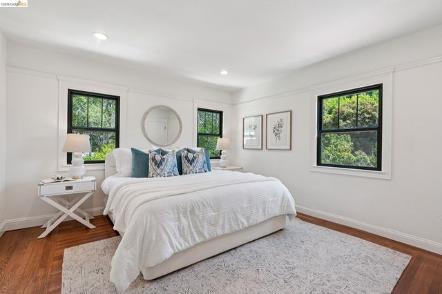6000 Rockridge Blvd, Oakland, CA 94618
