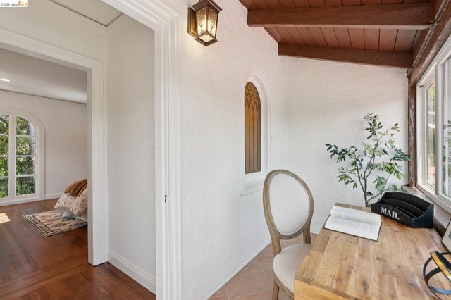 6000 Rockridge Blvd, Oakland, CA 94618