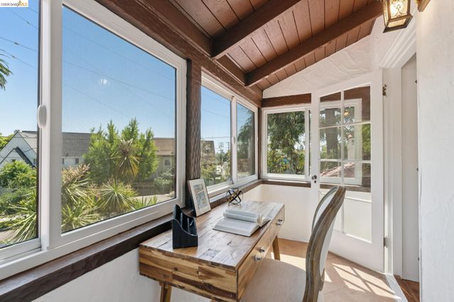 6000 Rockridge Blvd, Oakland, CA 94618