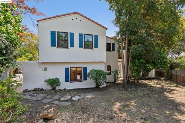 6000 Rockridge Blvd, Oakland, CA 94618