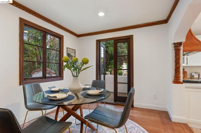 6000 Rockridge Blvd, Oakland, CA 94618