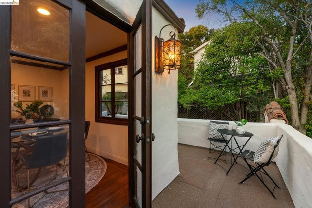 6000 Rockridge Blvd, Oakland, CA 94618