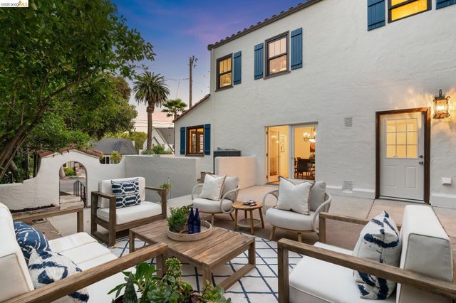 6000 Rockridge Blvd, Oakland, CA 94618