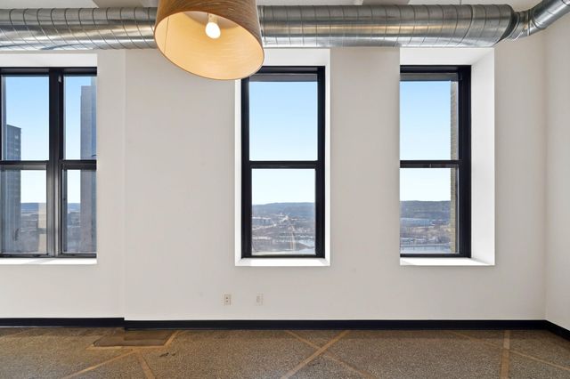 350 Saint Peter Street 909, Saint Paul, MN 55102