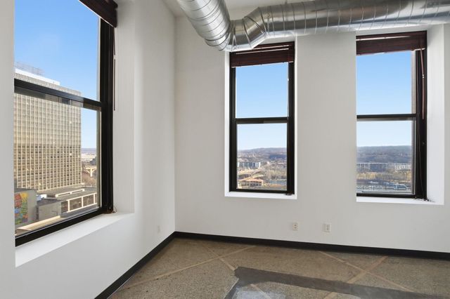 350 Saint Peter Street 909, Saint Paul, MN 55102