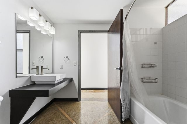 350 Saint Peter Street 909, Saint Paul, MN 55102