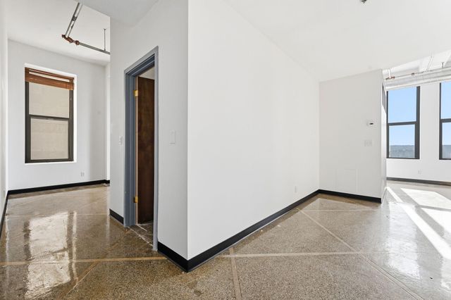 350 Saint Peter Street 909, Saint Paul, MN 55102