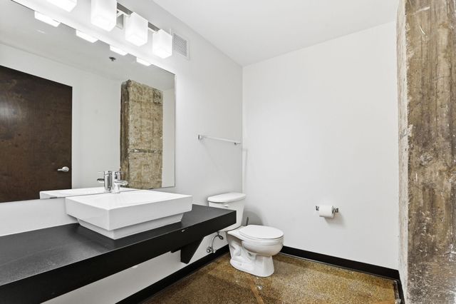 350 Saint Peter Street 909, Saint Paul, MN 55102