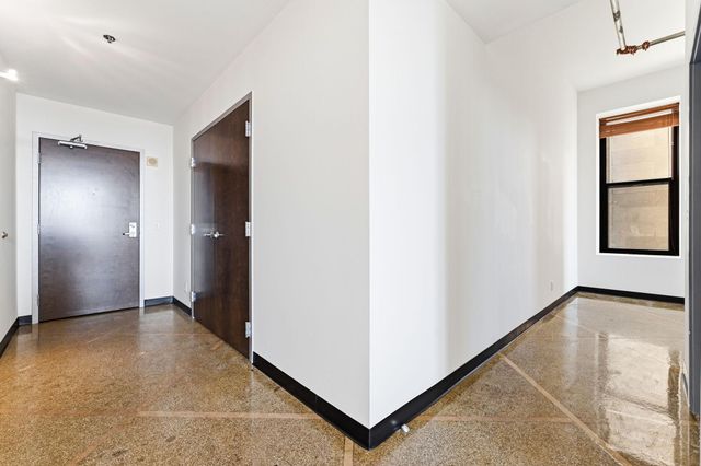 350 Saint Peter Street 909, Saint Paul, MN 55102