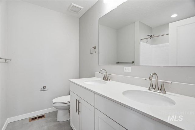 1216 Stirling Meadows Ct, Middleton, ID 83644