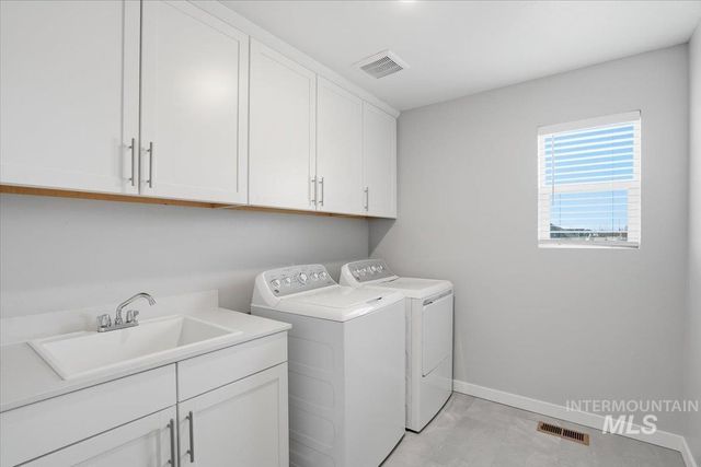 1216 Stirling Meadows Ct, Middleton, ID 83644