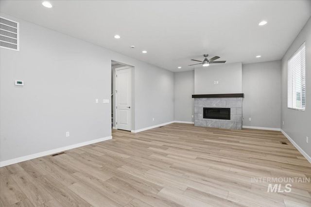 1216 Stirling Meadows Ct, Middleton, ID 83644