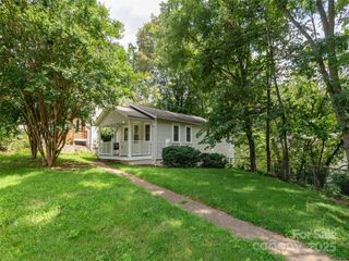 80 Pershing Road, Asheville, NC 28805