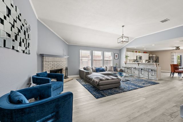 4136 Justin Drive, Fort Worth, TX 76244