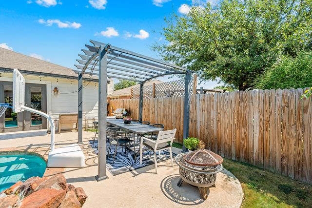 4136 Justin Drive, Fort Worth, TX 76244