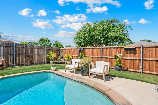 4136 Justin Drive, Fort Worth, TX 76244