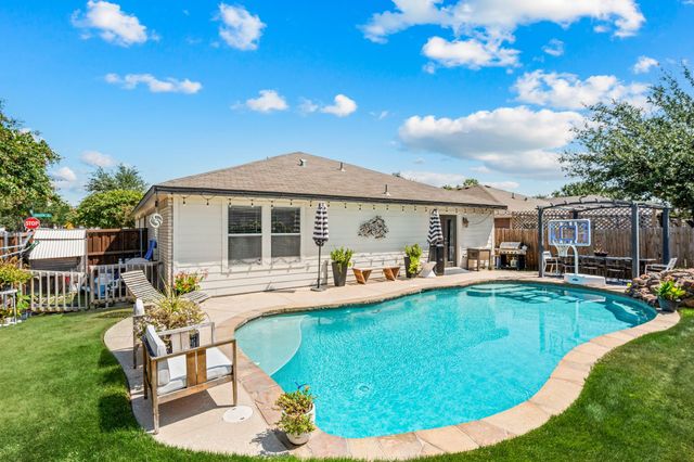 4136 Justin Drive, Fort Worth, TX 76244