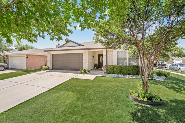 4136 Justin Drive, Fort Worth, TX 76244