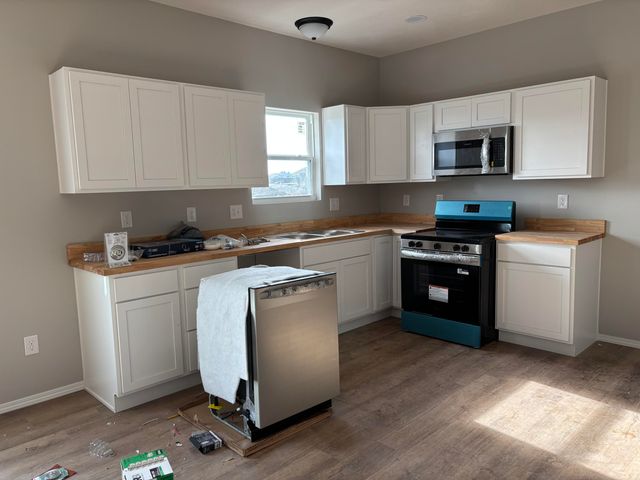 1310 E 476th Road, Bolivar, MO 65613