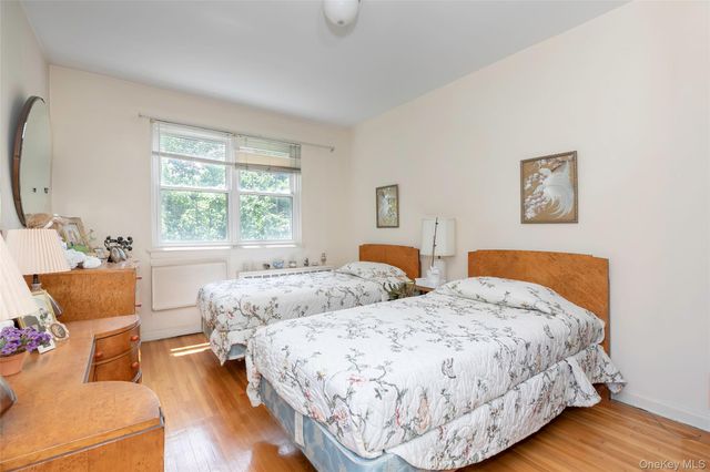 810 Neill Avenue, Bronx, NY 10462