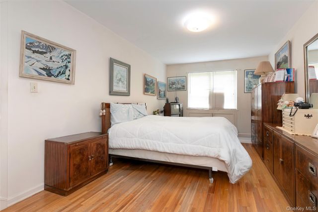810 Neill Avenue, Bronx, NY 10462