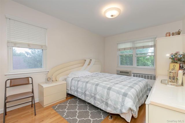 810 Neill Avenue, Bronx, NY 10462