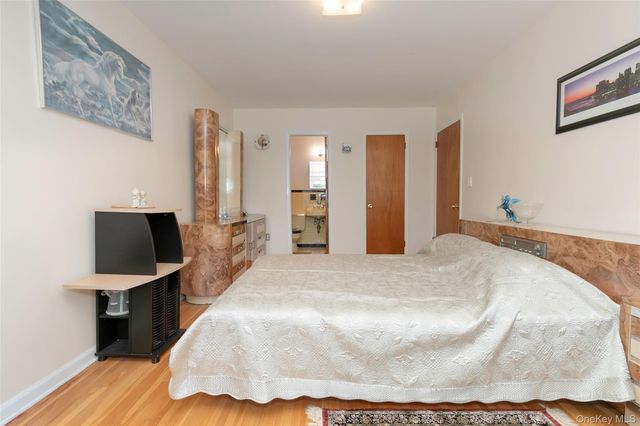 810 Neill Avenue, Bronx, NY 10462