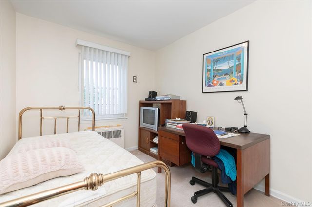 810 Neill Avenue, Bronx, NY 10462