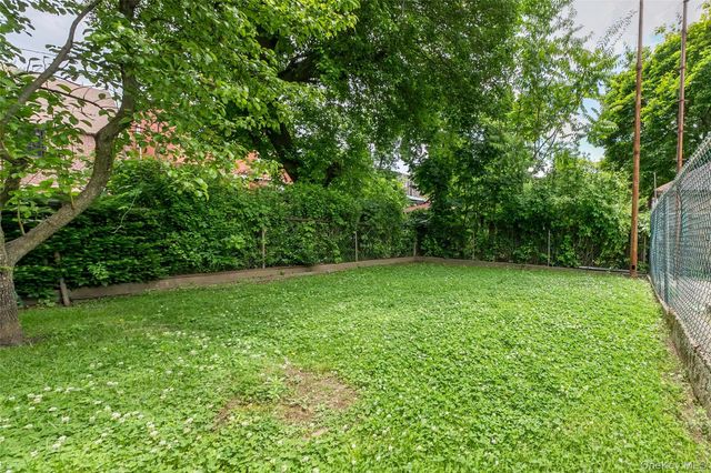 810 Neill Avenue, Bronx, NY 10462