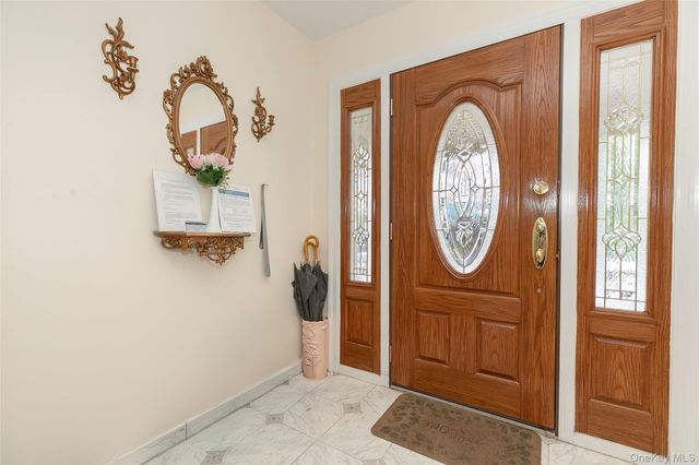 810 Neill Avenue, Bronx, NY 10462