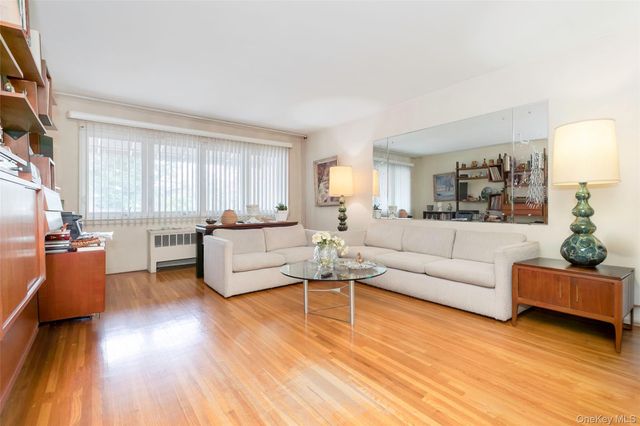 810 Neill Avenue, Bronx, NY 10462