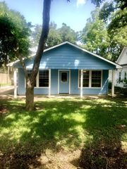 114 E Wilkins Street, League City, TX 77573