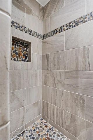 815 Kouns Lane, Edwardsville, KS 66111