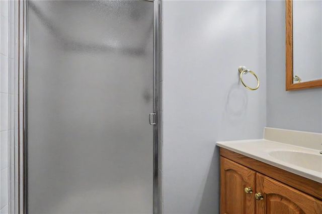 815 Kouns Lane, Edwardsville, KS 66111