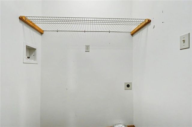 815 Kouns Lane, Edwardsville, KS 66111